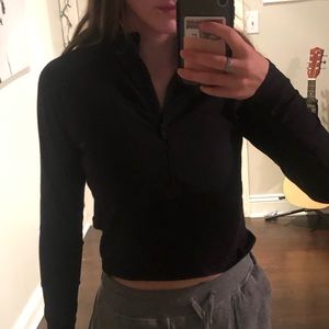 Lululemon cropped half zip pullover
